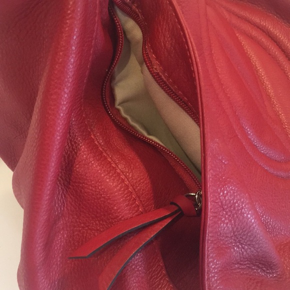 SOLD ✅ Valentino Leather Hobo Silver Chain Straps - Picture 3 of 14